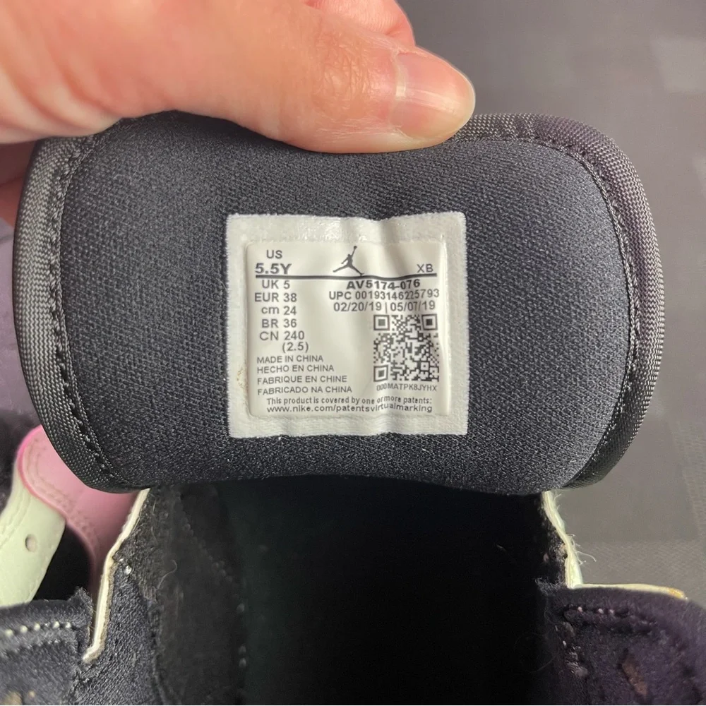 Nike Air Jordan 1 Mid Black Glow in the Dark Youth Size 5.5 - Picture 9 of 9